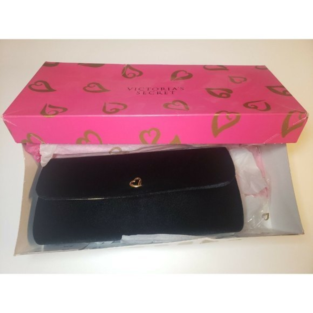 Victoria Secret Black Velvet Clutch  New in Box‎